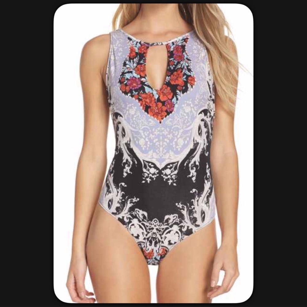 🆕Free People Sleeveless Bodysuit
